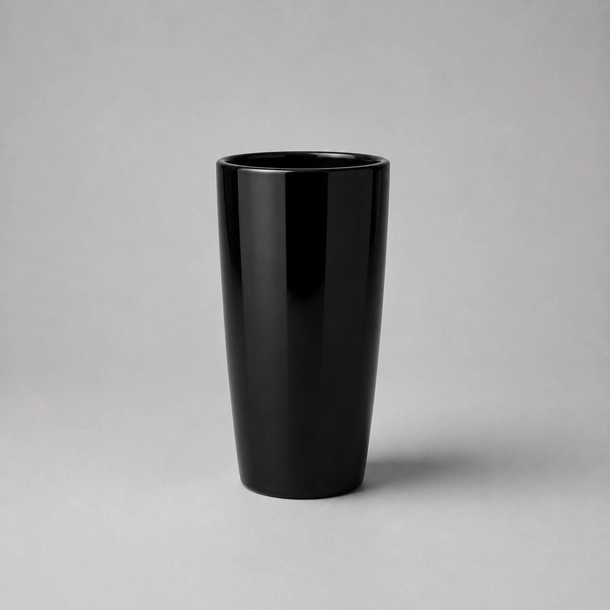 Luma Glossy Tall Black