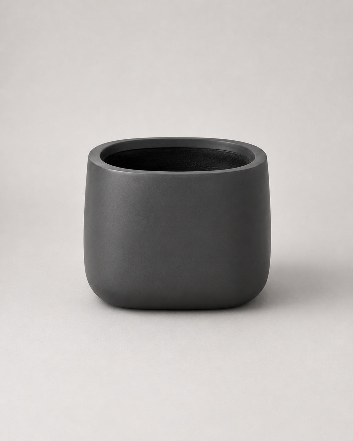 Matte Charcoal Fiber Clay Pots