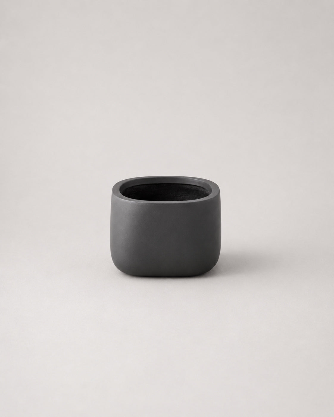 Matte Charcoal Fiber Clay Pots