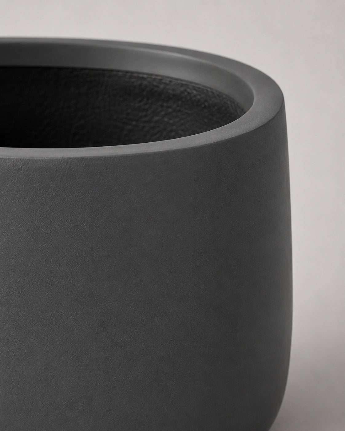 Matte Charcoal Fiber Clay Pots