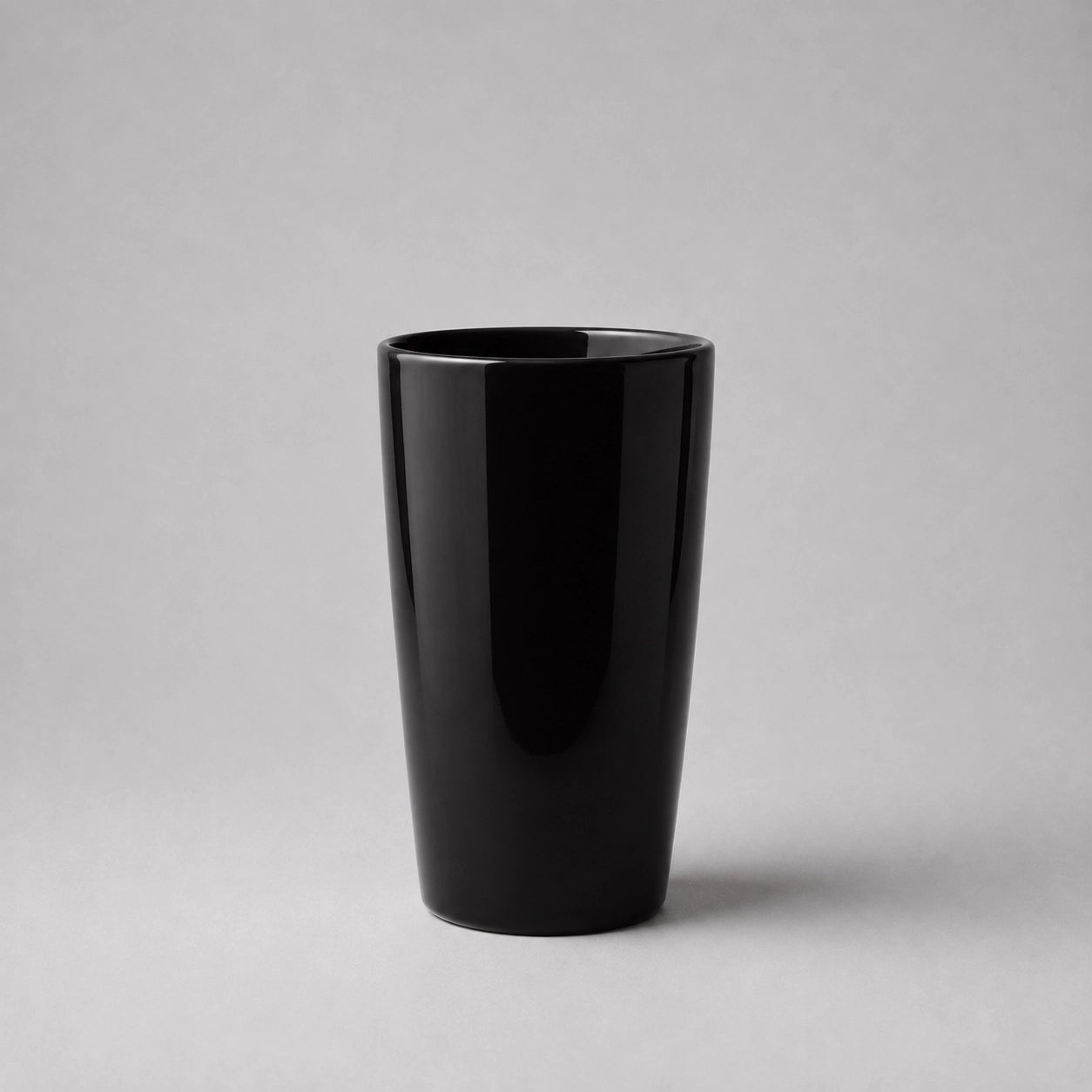 Luma Glossy Tall Black