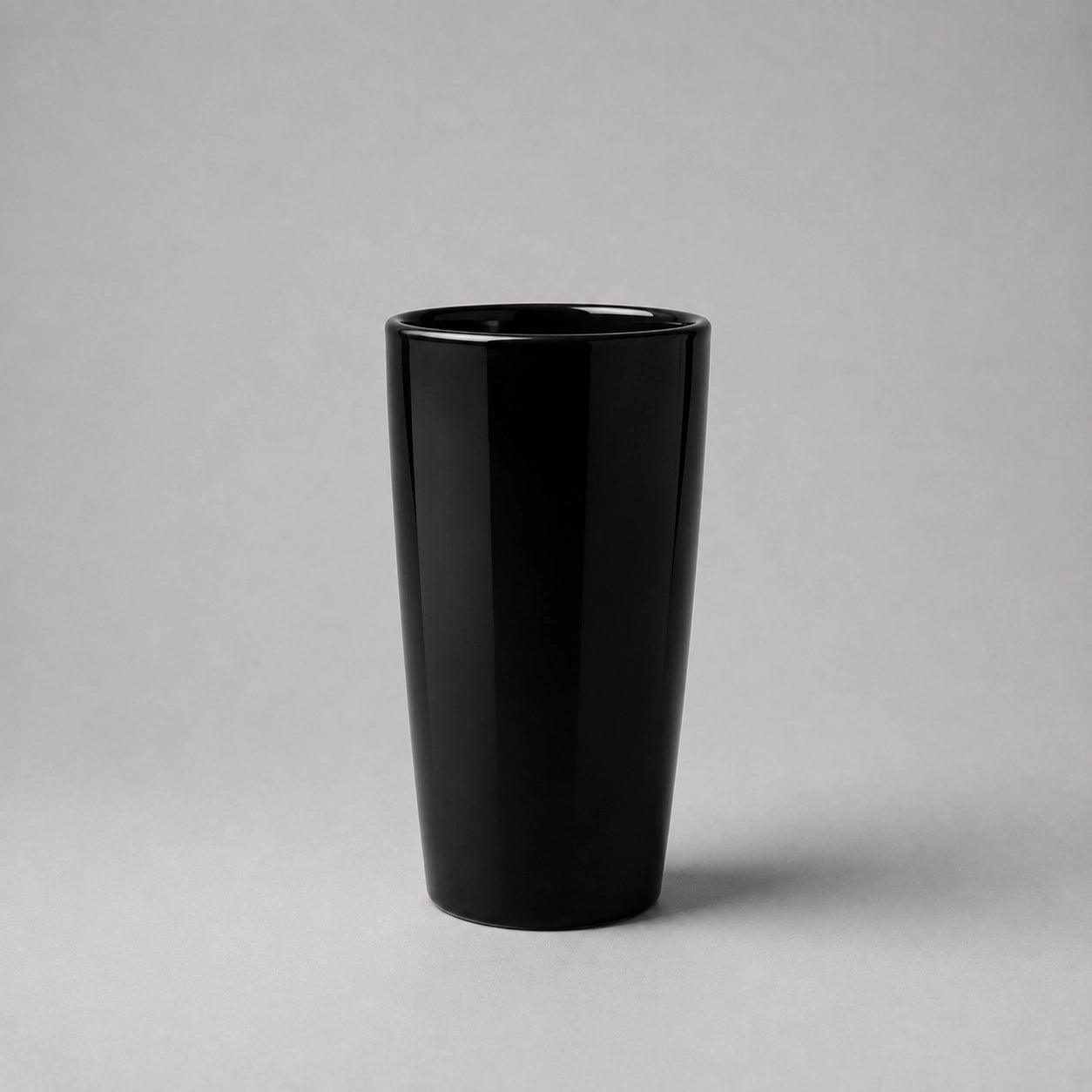 Luma Glossy Tall Black