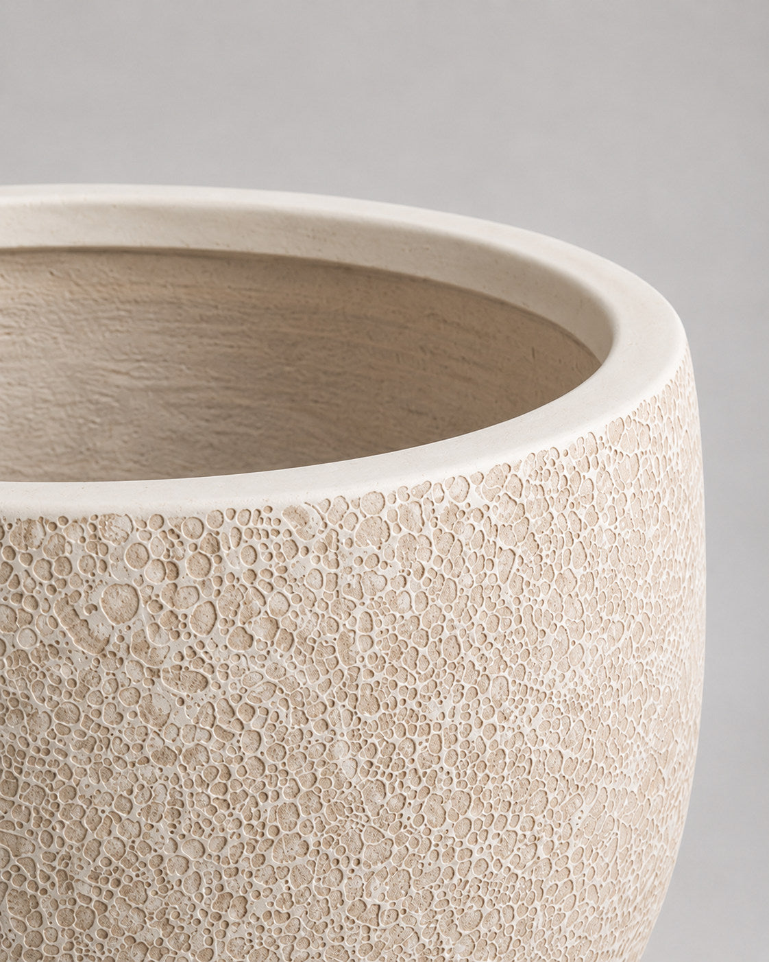 Pebble Beige Fiber Clay Pots